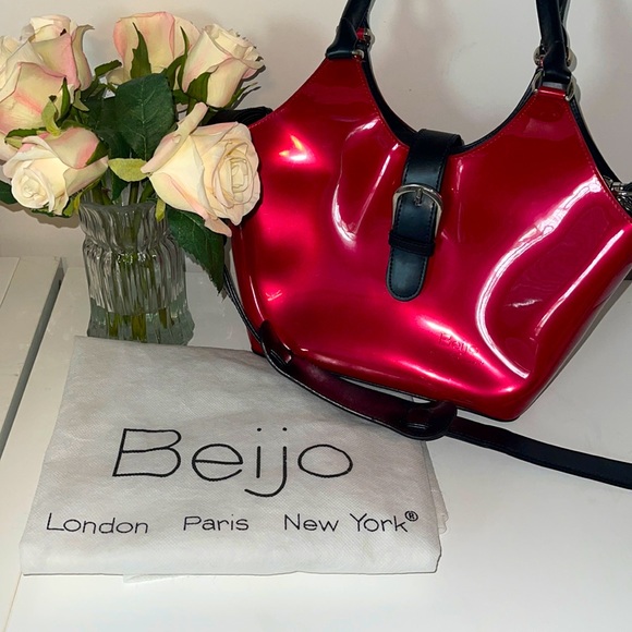 Designer Beijo Purse 🍷